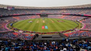 Narendra Modi Stadium ने 1,00,000 दर्शकों की क्षमता वाले मेलबर्न क्रिकेट ग्राउंड को पीछे छोड़ते हुए रिकॉर्ड तोड़ दिया है।